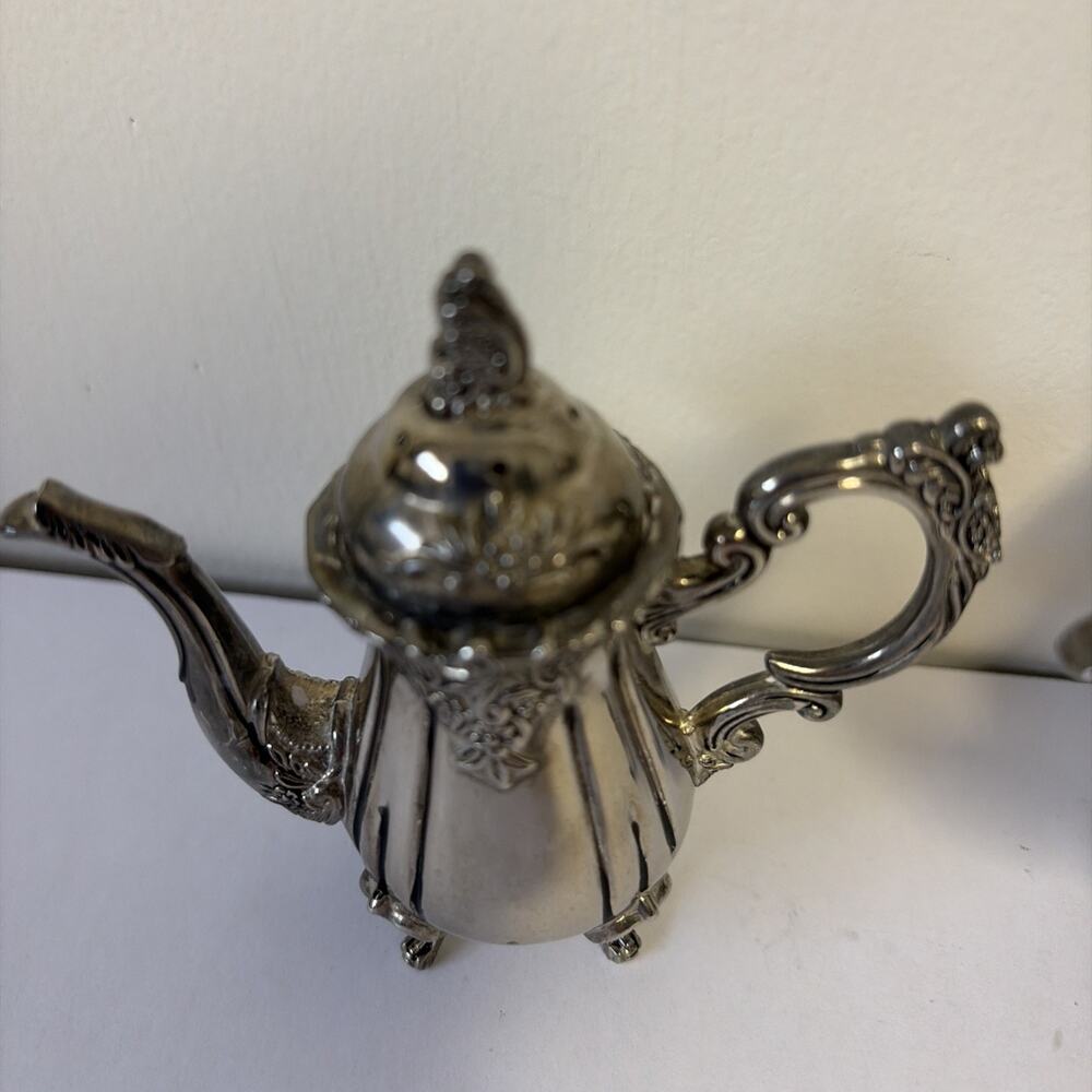 Vintage Godinger Miniature Tea Pot Silver Gallery Plated Salt & Pepper Shakers - Picture 9 of 10